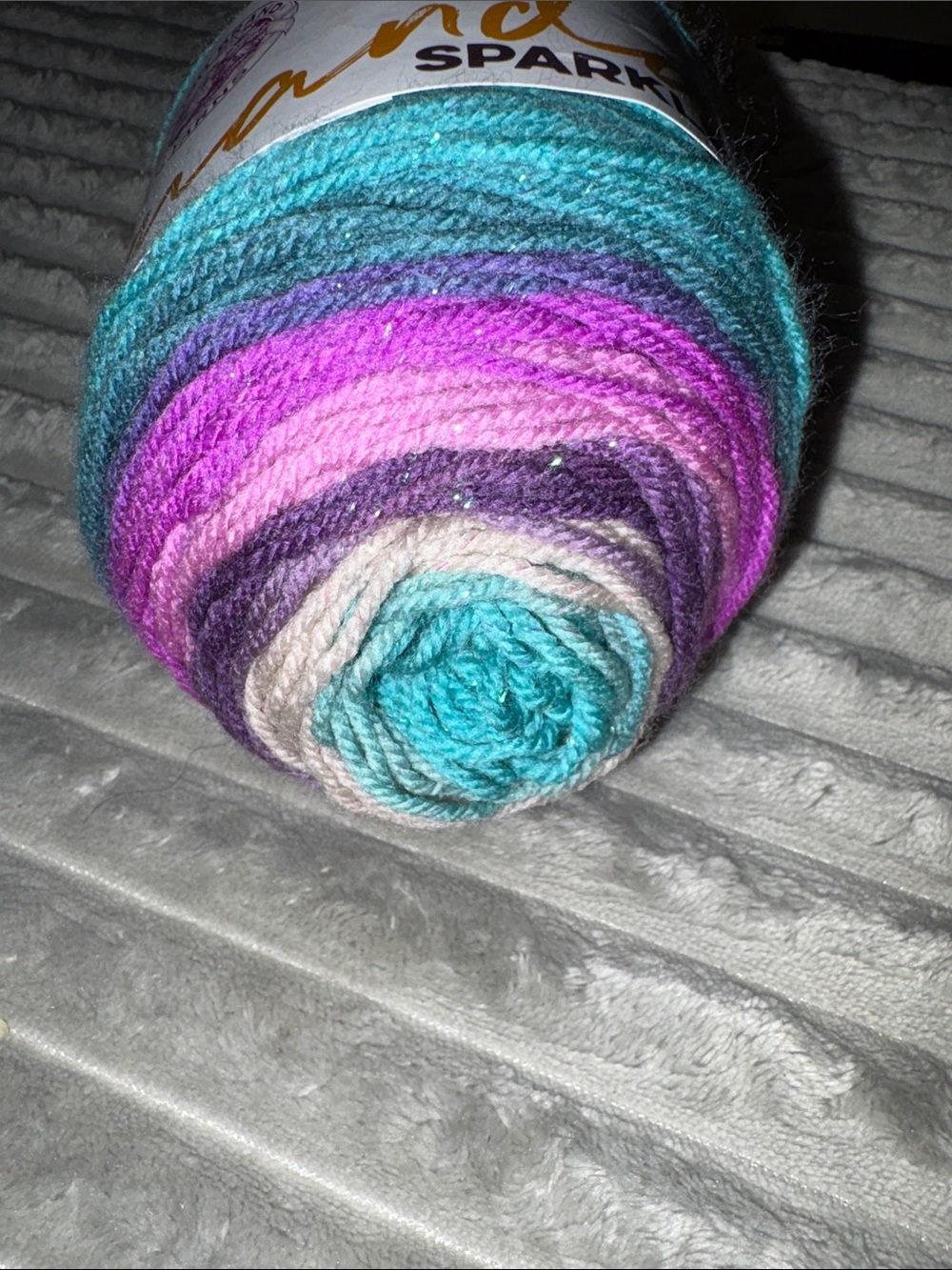 Yarn 🧶 - Picture 2 of 4